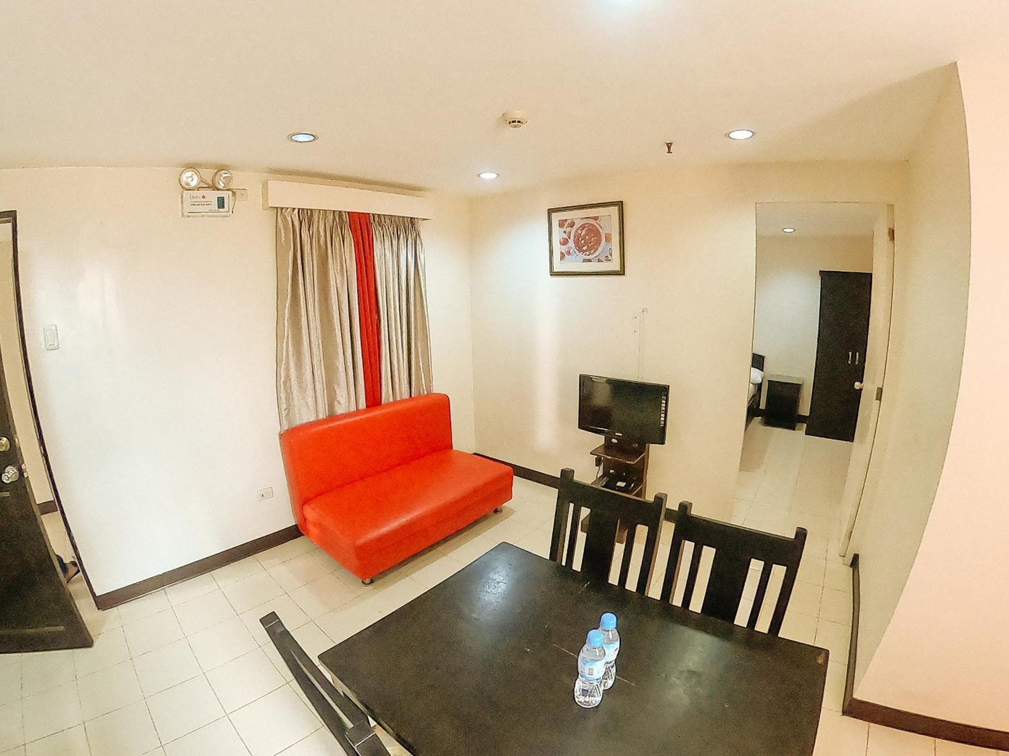 Reddoorz Plus @ Mabolo Cebu Room photo